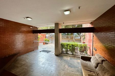 Apartamento à venda com 42m², 1 quarto e sem vagaFachada e Portaria