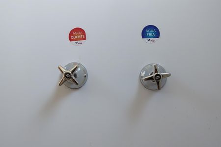 Apartamento à venda com 48m², 2 quartos e 1 vaga Apartamento à venda com 48m², 2 quartos e 1 vagaBanheiro Social