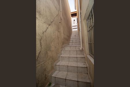 Casa à venda com 45m², 1 quarto e sem vaga Casa à venda com 45m², 1 quarto e sem vagaEscada