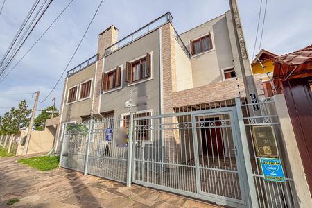Casa à venda com 115m², 2 quartos e 1 vaga Casa à venda com 115m², 2 quartos e 1 vagaFachada