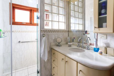 Casa à venda com 170m², 3 quartos e 3 vagasBanheiro