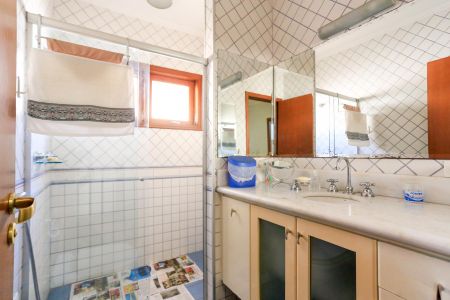 Casa à venda com 170m², 3 quartos e 3 vagasBanheiro 2 