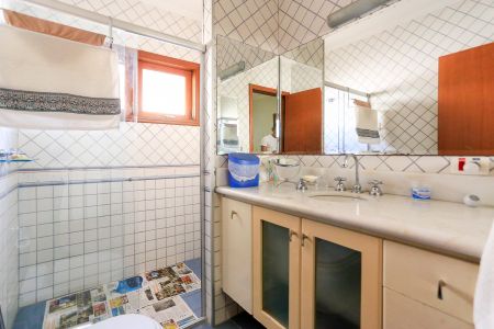 Casa à venda com 170m², 3 quartos e 3 vagasBanheiro 2