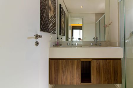 Apartamento à venda com 147m², 3 quartos e 2 vagasBanheiro da Suíte 2