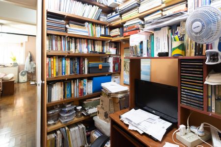 Apartamento à venda com 182m², 3 quartos e 2 vagasEscritório