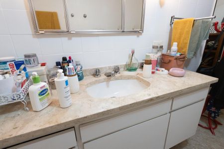 Apartamento à venda com 182m², 3 quartos e 2 vagasBanheiro