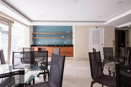 Apartamento à venda com 71m², 2 quartos e 1 vagaÁrea comum