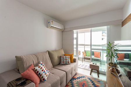 Apartamento à venda com 71m², 2 quartos e 1 vagaSala