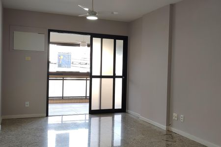 Apartamento à venda com 100m², 3 quartos e 2 vagasSala