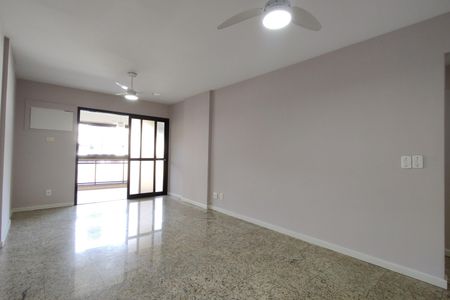 Apartamento à venda com 100m², 3 quartos e 2 vagasSala