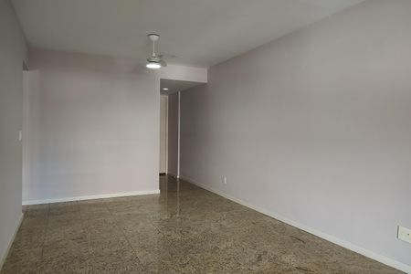 Apartamento à venda com 100m², 3 quartos e 2 vagasSala