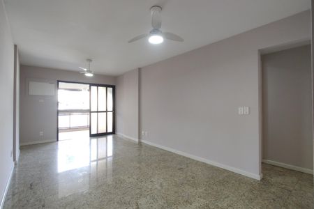 Apartamento à venda com 100m², 3 quartos e 2 vagasSala