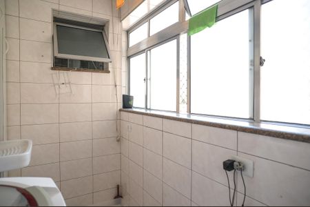 Apartamento à venda com 70m², 3 quartos e 1 vagaÁrea de Serviço