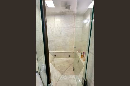 Apartamento à venda com 420m², 4 quartos e 6 vagasBanheiro da Suíte 3