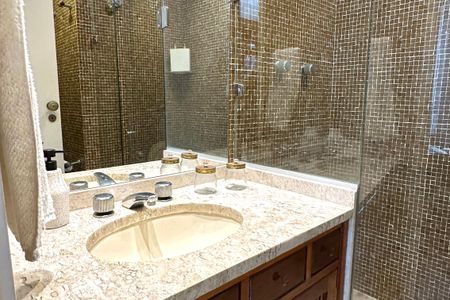 Apartamento à venda com 420m², 4 quartos e 6 vagasBanheiro da Suíte 1