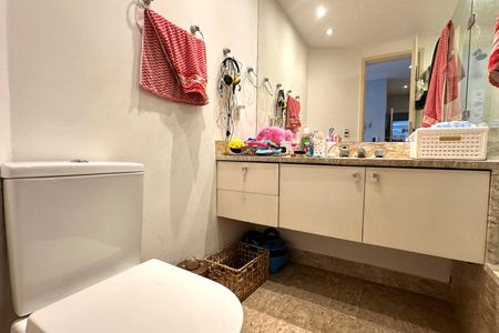 Apartamento à venda com 420m², 4 quartos e 6 vagasBanheiro da Suíte 4