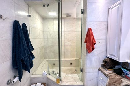 Apartamento à venda com 420m², 4 quartos e 6 vagasBanheiro da Suíte 3