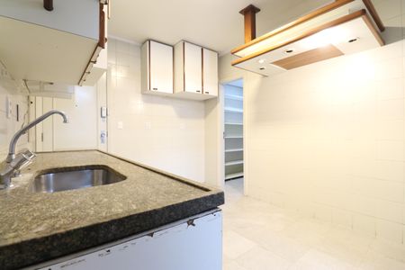 Apartamento à venda com 173m², 4 quartos e 3 vagasCozinha