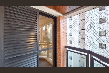 Apartamento à venda com 173m², 4 quartos e 3 vagas Apartamento à venda com 173m², 4 quartos e 3 vagasVaranda da Suíte 2