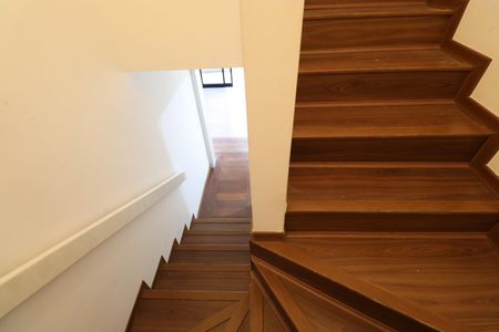 Apartamento à venda com 173m², 4 quartos e 3 vagasEscada