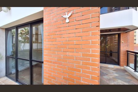 Apartamento à venda com 173m², 4 quartos e 3 vagas Apartamento à venda com 173m², 4 quartos e 3 vagasVaranda da Sala