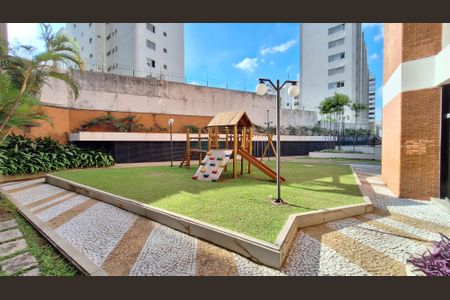 Apartamento à venda com 173m², 4 quartos e 3 vagas Apartamento à venda com 173m², 4 quartos e 3 vagasÁrea comum - Playground