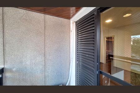 Apartamento à venda com 173m², 4 quartos e 3 vagas Apartamento à venda com 173m², 4 quartos e 3 vagasVaranda da Suíte 2