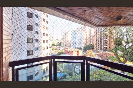 Apartamento à venda com 173m², 4 quartos e 3 vagas Apartamento à venda com 173m², 4 quartos e 3 vagasVaranda da Suíte 2