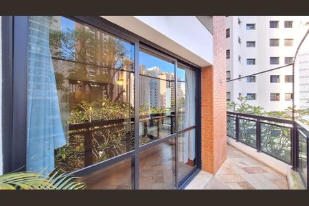 Apartamento à venda com 173m², 4 quartos e 3 vagas Apartamento à venda com 173m², 4 quartos e 3 vagasVaranda da Sala