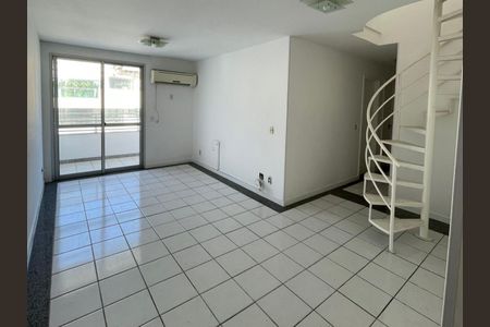 Apartamento à venda com 172m², 3 quartos e 1 vaga Apartamento à venda com 172m², 3 quartos e 1 vagaSala