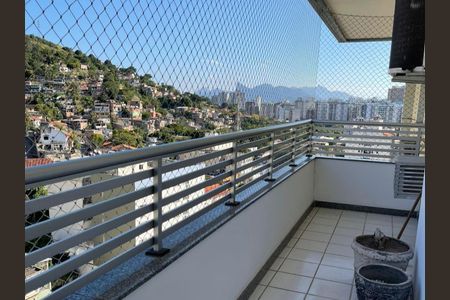 Apartamento à venda com 172m², 3 quartos e 1 vaga Apartamento à venda com 172m², 3 quartos e 1 vagaSacada