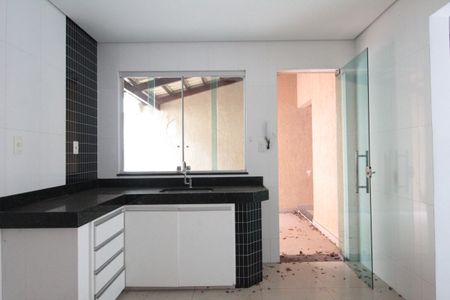 Casa à venda com 85m², 2 quartos e 1 vagaCozinha