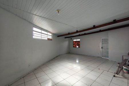 Casa à venda com 100m², 2 quartos e 4 vagasCômodo Extra
