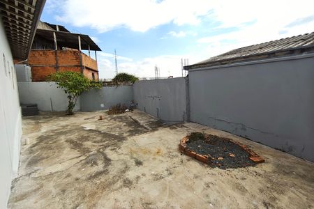 Casa à venda com 100m², 2 quartos e 4 vagasQuintal - Garagem
