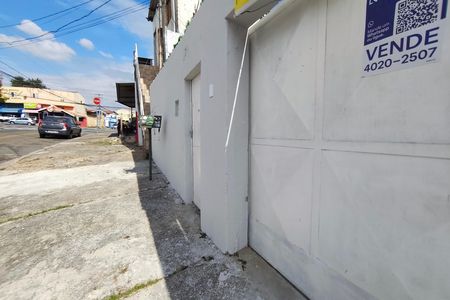Casa à venda com 100m², 2 quartos e 4 vagasPLACA INSTALADA NA FACHADA