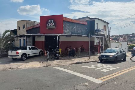 Casa à venda com 100m², 2 quartos e 4 vagasFachada