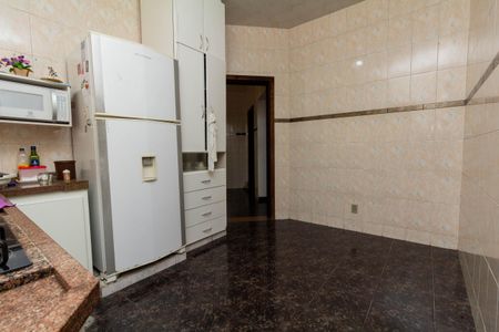 Casa à venda com 650m², 5 quartos e 11 vagasCozinha