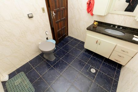 Casa à venda com 650m², 5 quartos e 11 vagasBanheiro da Suíte 1