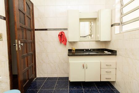 Casa à venda com 650m², 5 quartos e 11 vagasBanheiro da Suíte 1