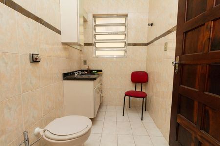 Casa à venda com 650m², 5 quartos e 11 vagasBanheiro da Suíte 4