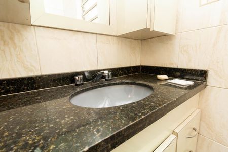 Casa à venda com 650m², 5 quartos e 11 vagasBanheiro da Suíte 1