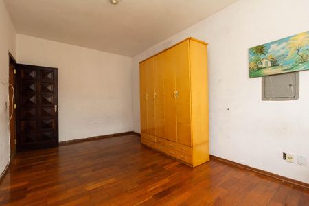 Casa à venda com 650m², 5 quartos e 11 vagasEdicula: Quarto