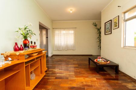 Casa à venda com 650m², 5 quartos e 11 vagasSala