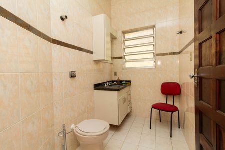 Casa à venda com 650m², 5 quartos e 11 vagasBanheiro da Suíte 4