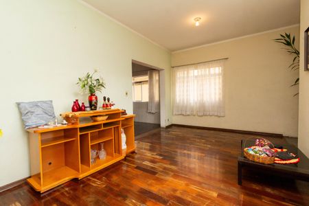 Casa à venda com 650m², 5 quartos e 11 vagasSala