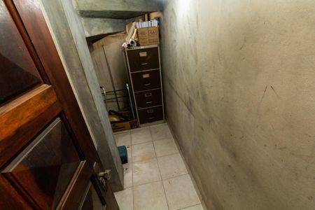 Casa à venda com 650m², 5 quartos e 11 vagasEdicula: Quartinho da bagunça