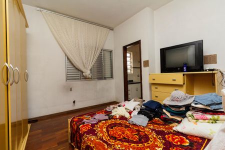 Casa à venda com 650m², 5 quartos e 11 vagasSuíte 2