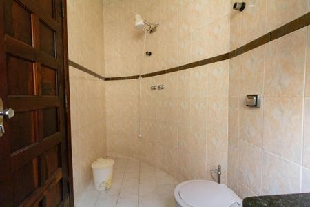 Casa à venda com 650m², 5 quartos e 11 vagasBanheiro da Suíte 4