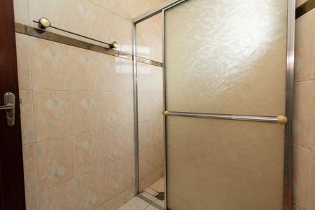 Casa à venda com 650m², 5 quartos e 11 vagasEdicula: Banheiro