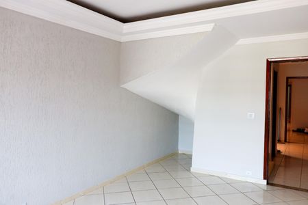 Casa à venda com 135m², 4 quartos e 2 vagas Casa à venda com 135m², 4 quartos e 2 vagasSala